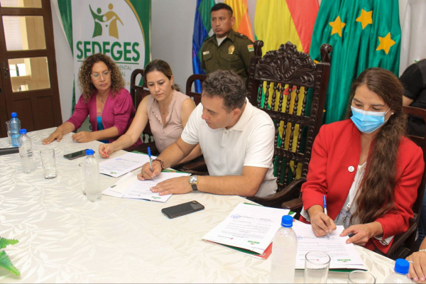 Gobernación y Save the Children trabajarán por la niñez y adolescencia del Beni