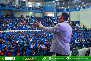 MASIVA ASISTENCIA DE JÓVENES ESTUDIANTES A LA TERCERA VERSIÓN DE LA CONFERENCIA &quot;LIDERAZGO Y UNA MENTE EXITOSA&quot;