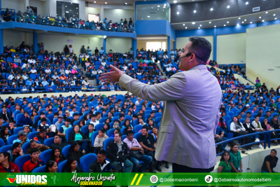 MASIVA ASISTENCIA DE JÓVENES ESTUDIANTES A LA TERCERA VERSIÓN DE LA CONFERENCIA &quot;LIDERAZGO Y UNA MENTE EXITOSA&quot;
