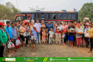 COMUNIDADES DE CERCADO Y MARBÁN RECIBEN ALIMENTOS DONADOS POR LA UNIVERSIDAD AUTÓNOMA JUAN MISAEL SARACHO Y LA GOBERNACIÓN DE TARIJA