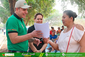 UN GOBERNADOR CERCANO AL PUEBLO: EL DR. ALEJANDRO UNZUETA LLEGA A COMUNIDAD EL TRIUNFO TRAS MÁS DE 15 AÑOS DE OLVIDO