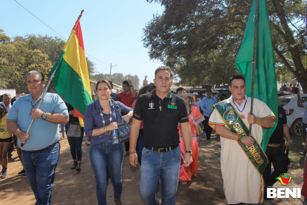 Gobernador  participó en fiesta de San Pedro Nuevo y recibió reconocimientos